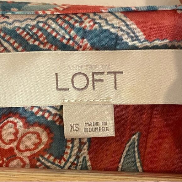 Ann Taylor Loft flowy floral bohemian blouse | top - Picture 3 of 12
